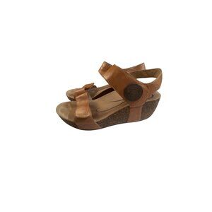 Abeo Womens Tan Leather Wedge Sandals Size 8.5